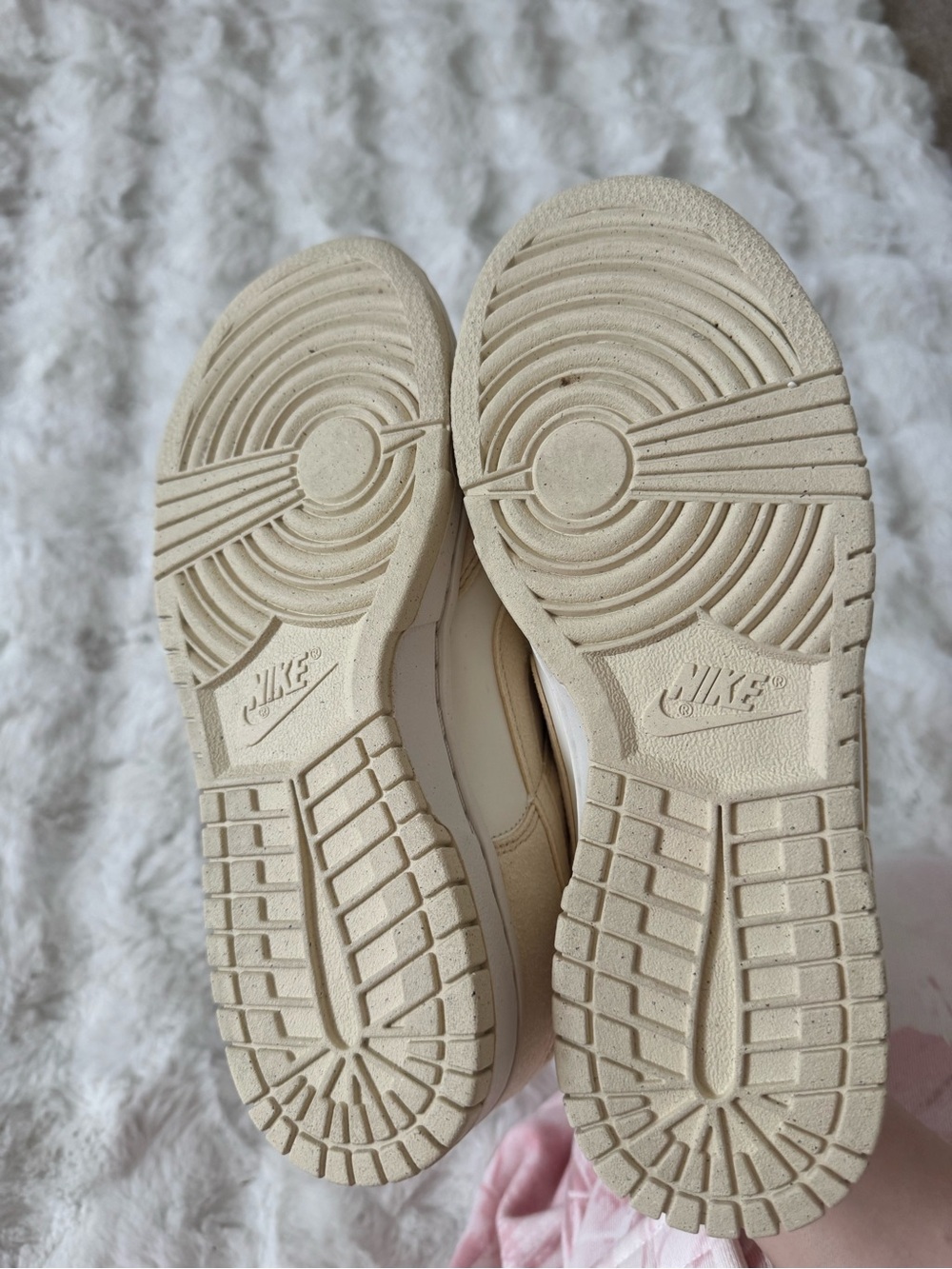 Nike Women’s Low-Top Sneakers in Beige and Off-White - Picture 5 of 5
